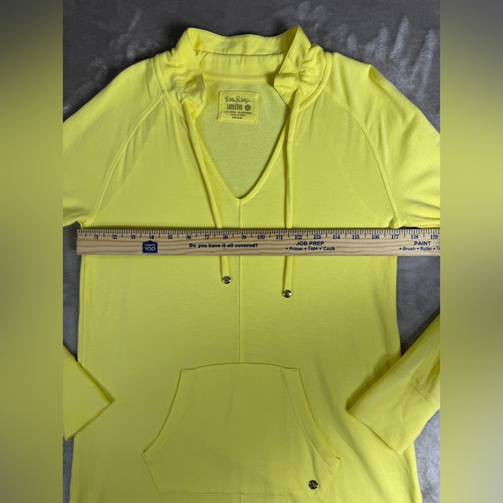Lilly Pulitzer Luxletic Cassi Popover Top in Watch Hill Yellow Size Small - Picture 11 of 15